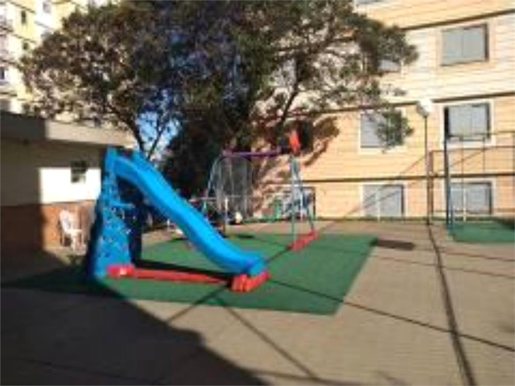 APARTAMENTO em PARQUE BRISTOL