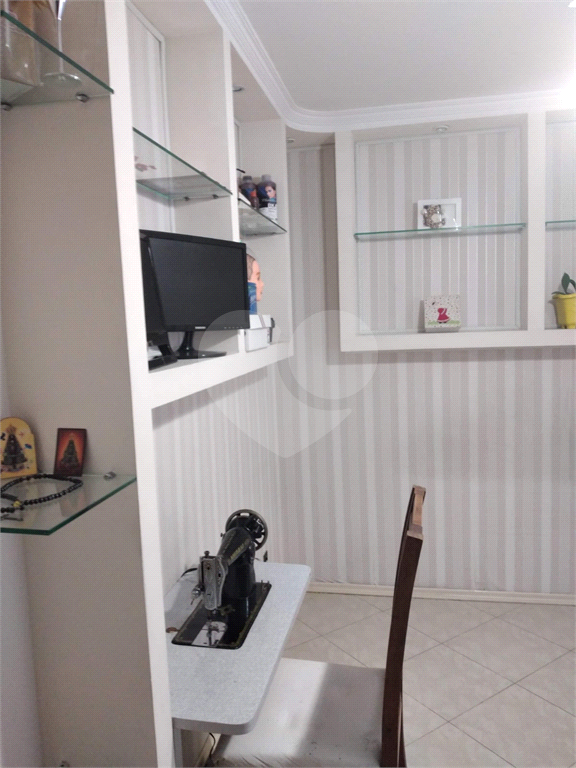 APARTAMENTO em PARQUE BRISTOL