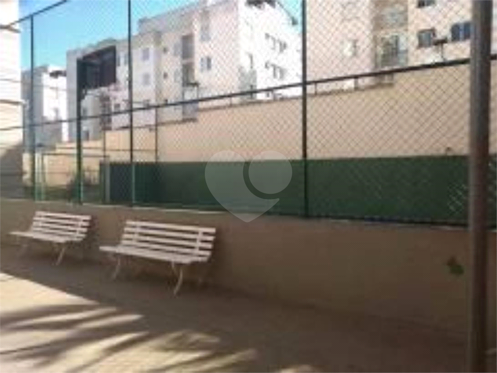 APARTAMENTO em PARQUE BRISTOL