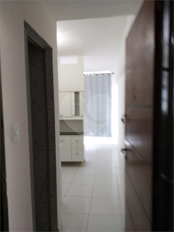 APARTAMENTO em CENTRO