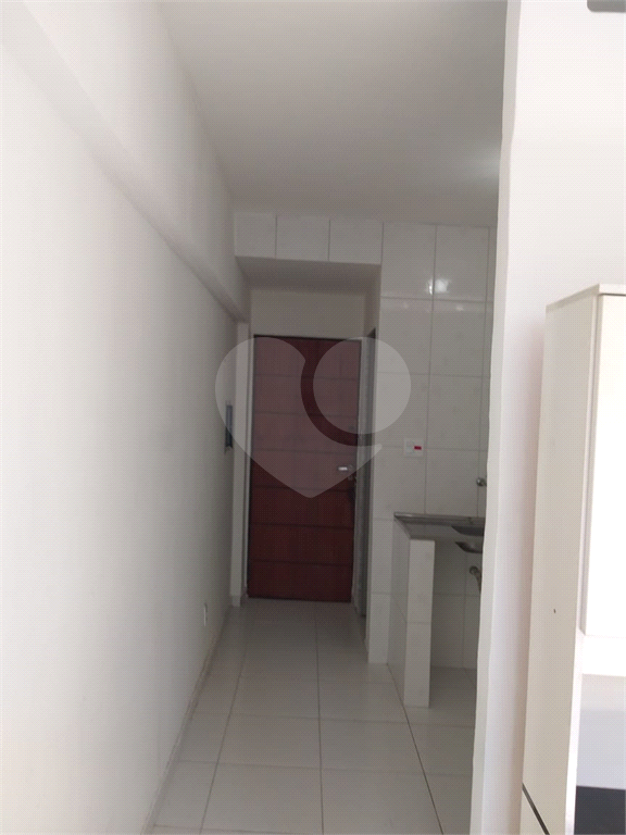 APARTAMENTO em CENTRO