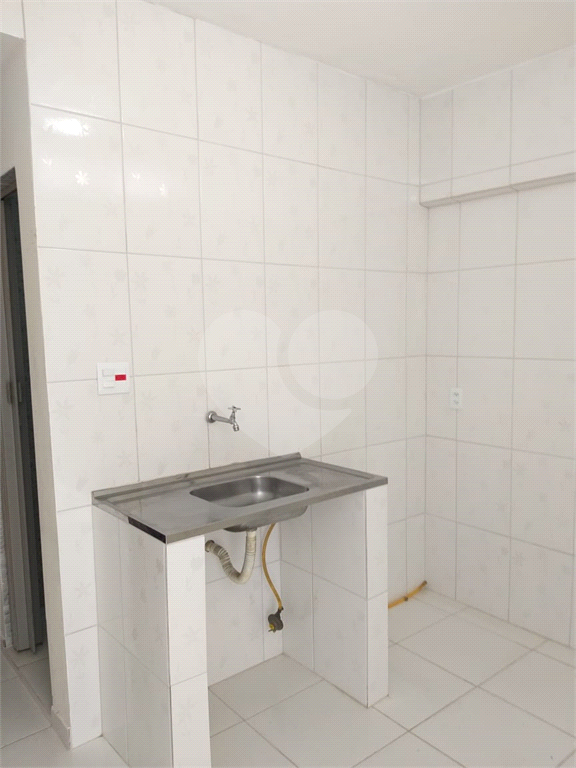 APARTAMENTO em CENTRO