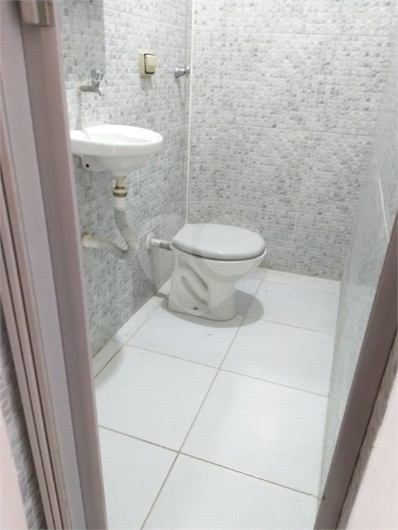 APARTAMENTO em CENTRO