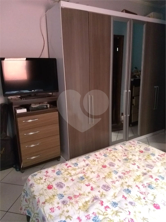 Casa assobradada com 03 dorm com 02 vagas de garagem - Cid, Jardim Cumbica - Guarulhos - SP