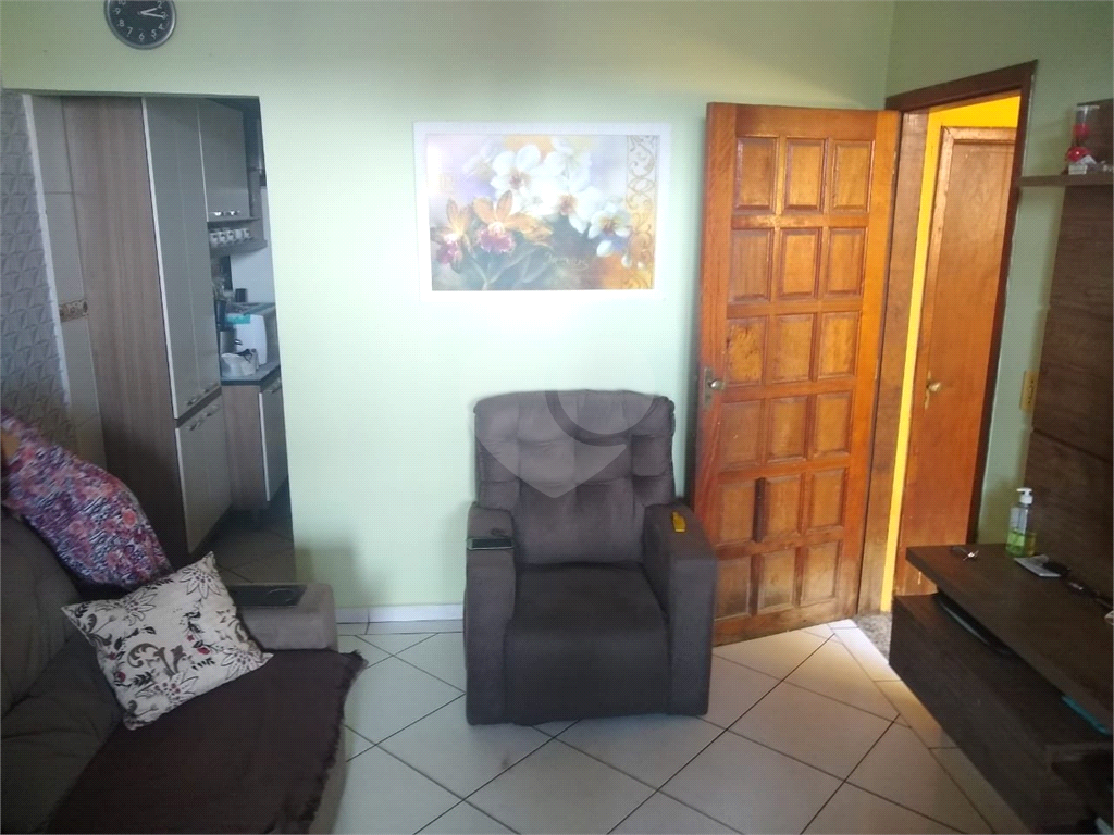 Casa assobradada com 03 dorm com 02 vagas de garagem - Cid, Jardim Cumbica - Guarulhos - SP