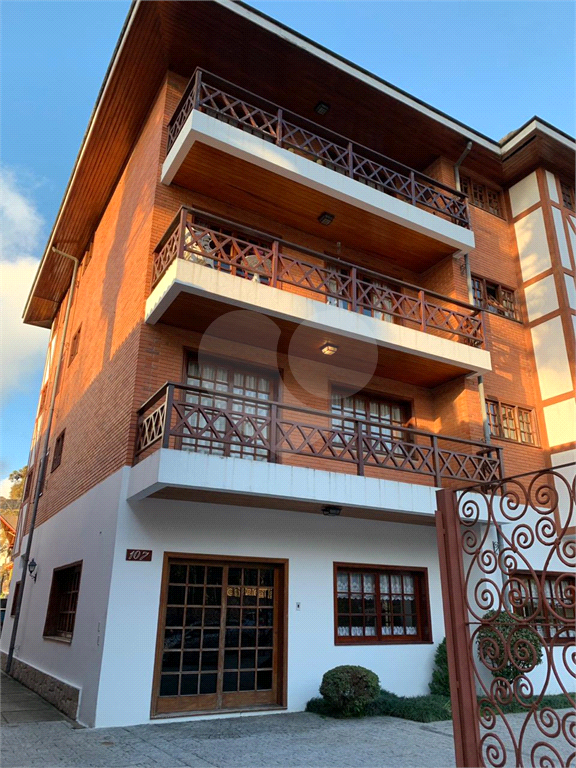 Apartamento Campos do Jordão, 2 dormitórios, 1 suíte, 3 vagas