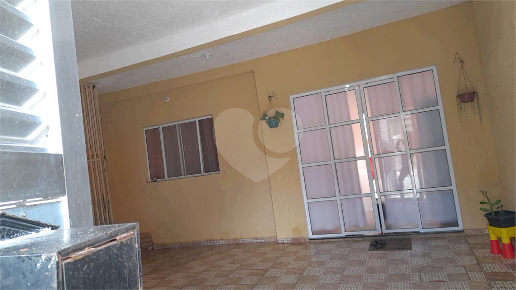 Casa assobradada com 3 dorm. sendo 01 suite, Suzano