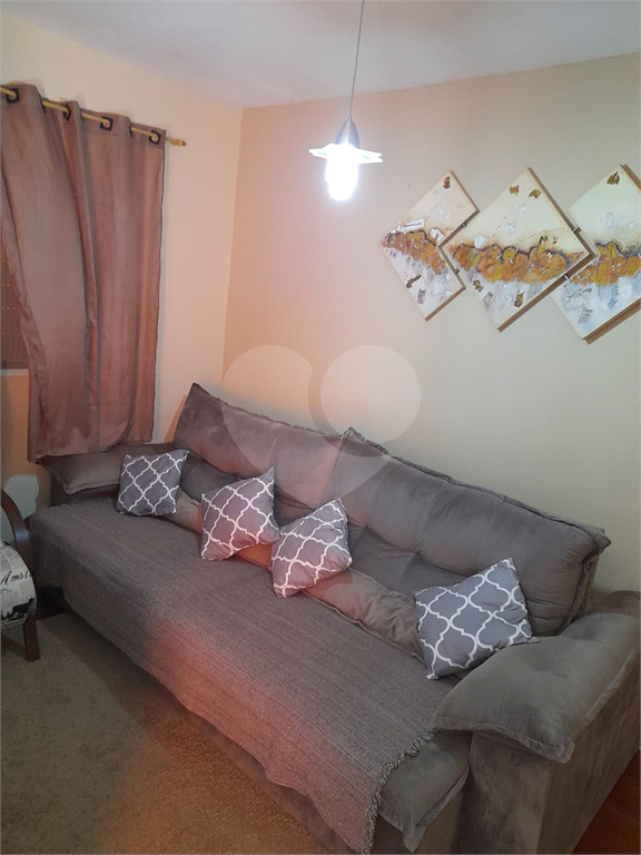 Casa assobradada com 3 dorm. sendo 01 suite, Suzano