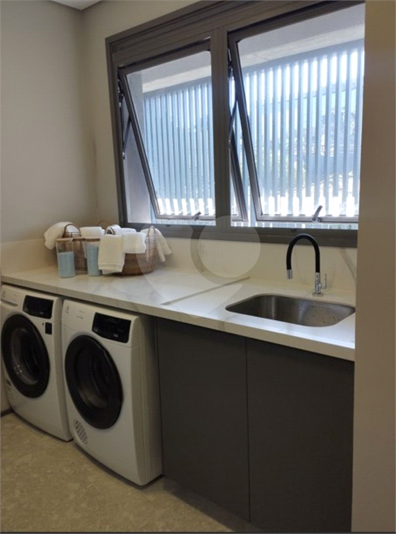 Apartamento novo, mobiliado, a venda no Jardim Paulista