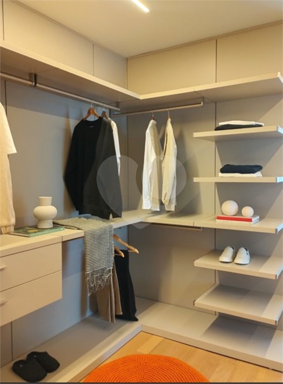 Apartamento novo, mobiliado, a venda no Jardim Paulista