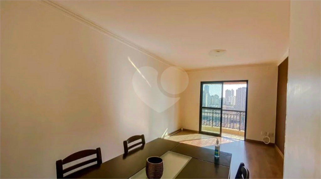 APARTAMENTO em TATUAPÉ