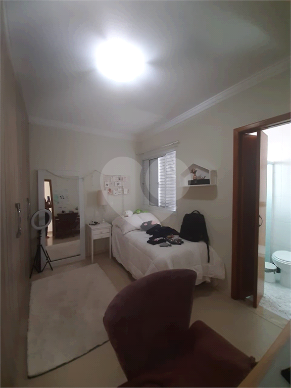Lindo Sobrado com 3 suítes