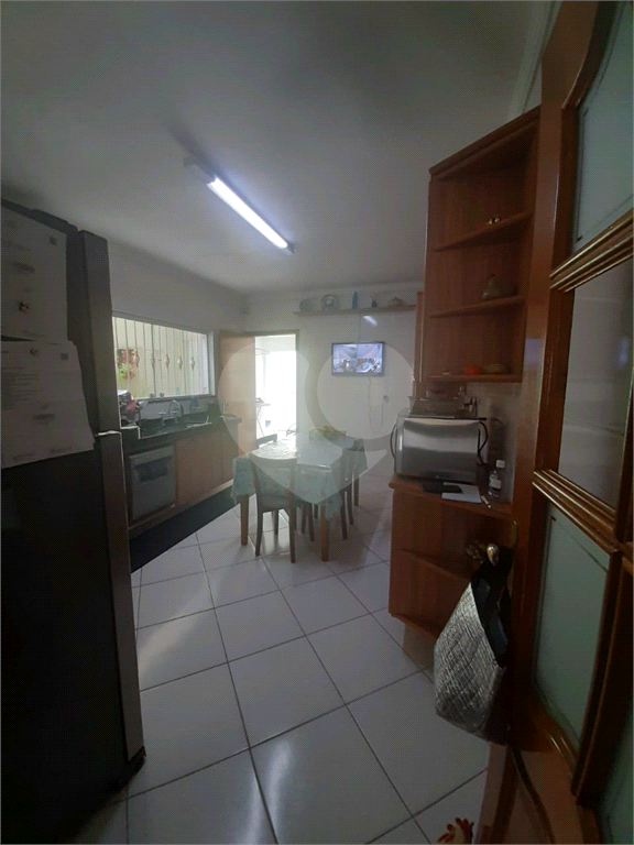 Lindo Sobrado com 3 suítes