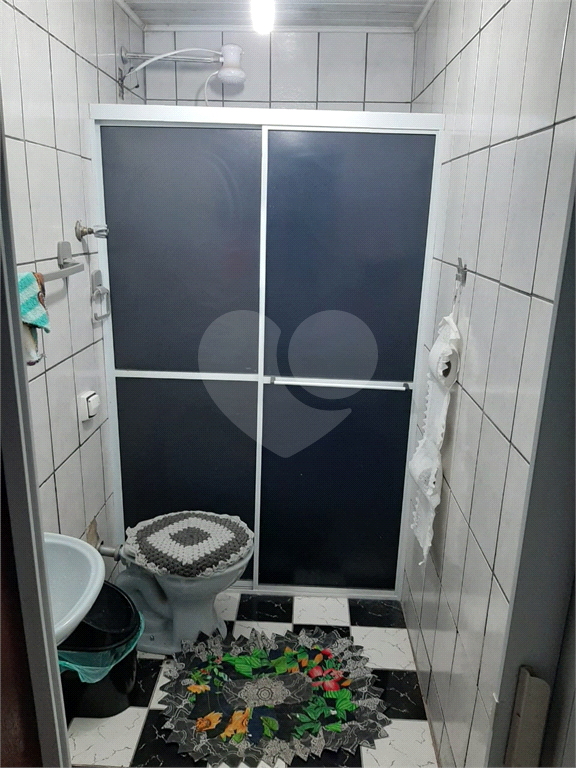 Casa com 03 dorm.  e com 03 vagas