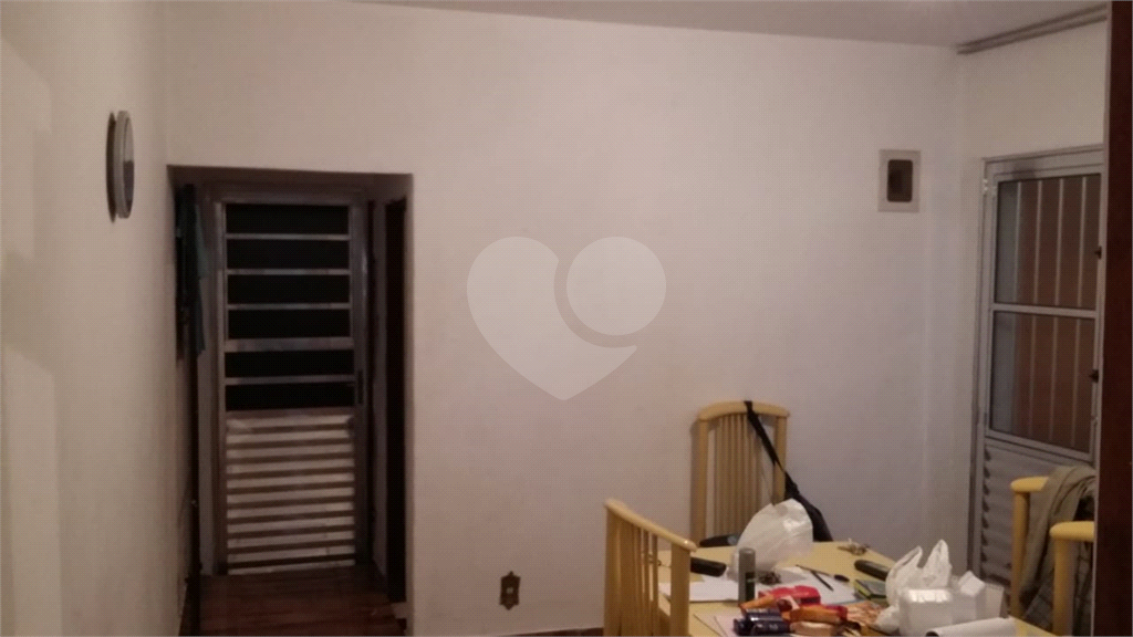 Casa com 03 dorm.  e com 03 vagas