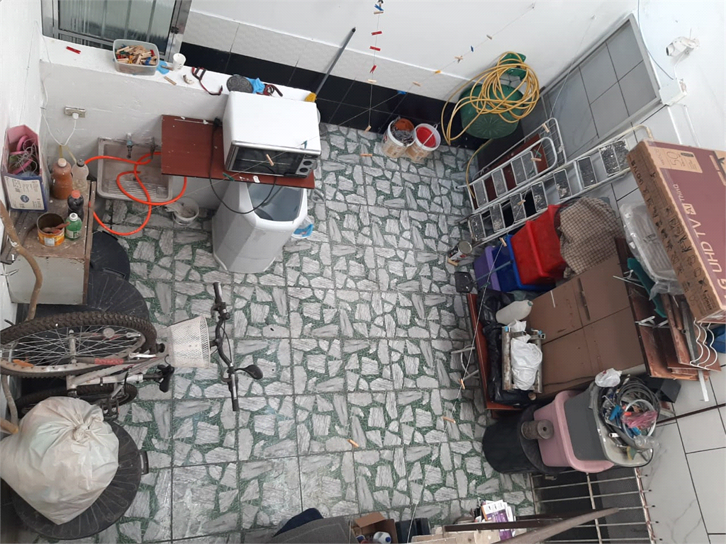 Casa com 03 dorm.  e com 03 vagas
