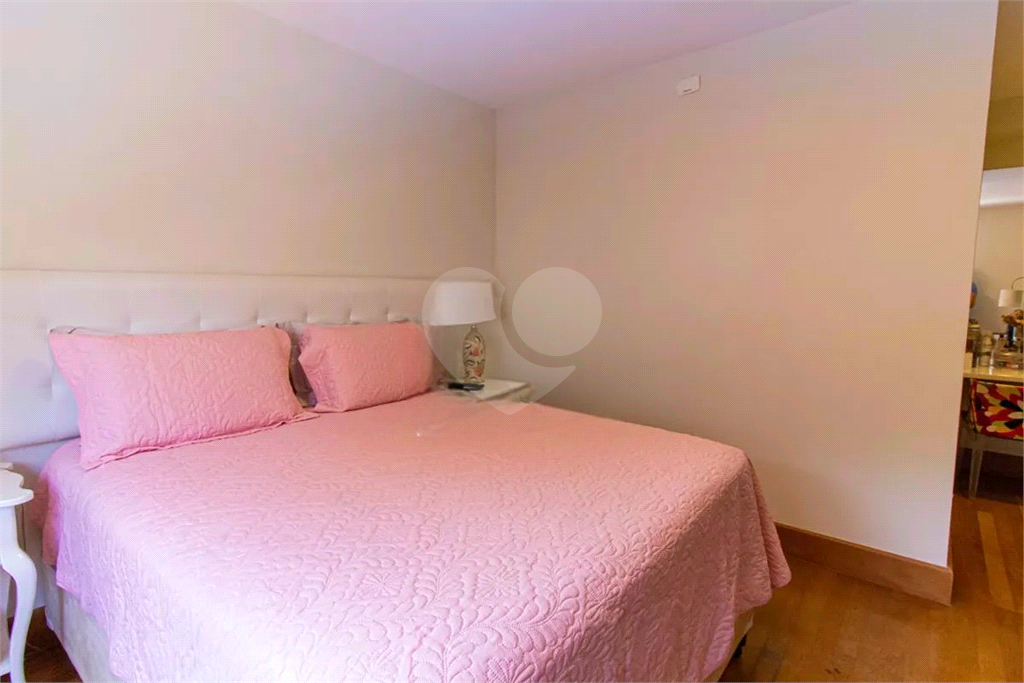 Apartamento Alto de Pinheiros 3 suites e 3 vagas de garagem 