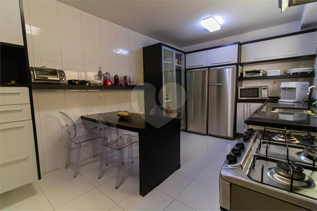 Apartamento Alto de Pinheiros 3 suites e 3 vagas de garagem 