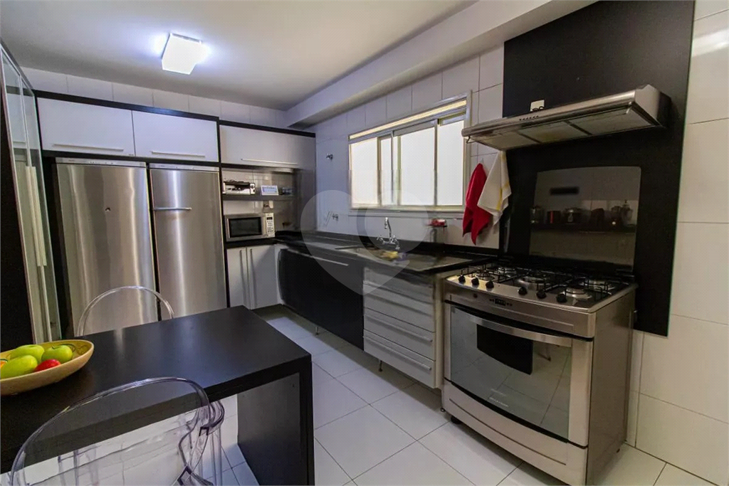 Apartamento Alto de Pinheiros 3 suites e 3 vagas de garagem 