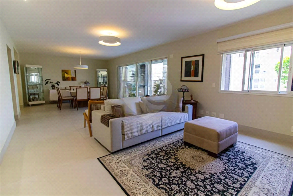 Apartamento Alto de Pinheiros 3 suites e 3 vagas de garagem 