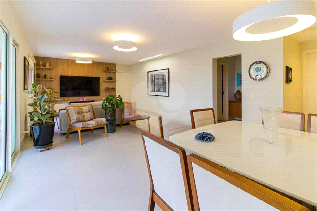 Apartamento Alto de Pinheiros 3 suites e 3 vagas de garagem 