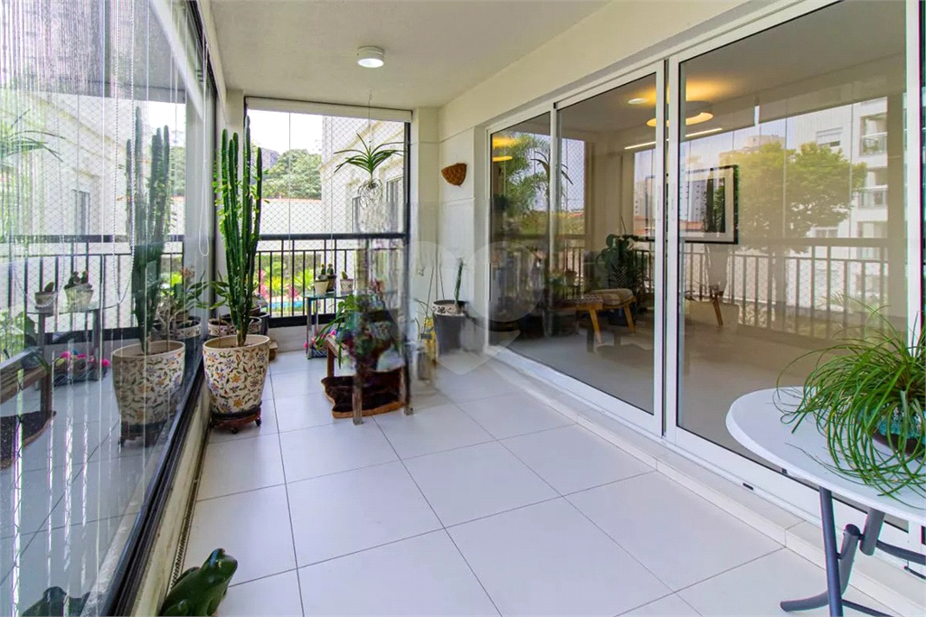 Apartamento Alto de Pinheiros 3 suites e 3 vagas de garagem 