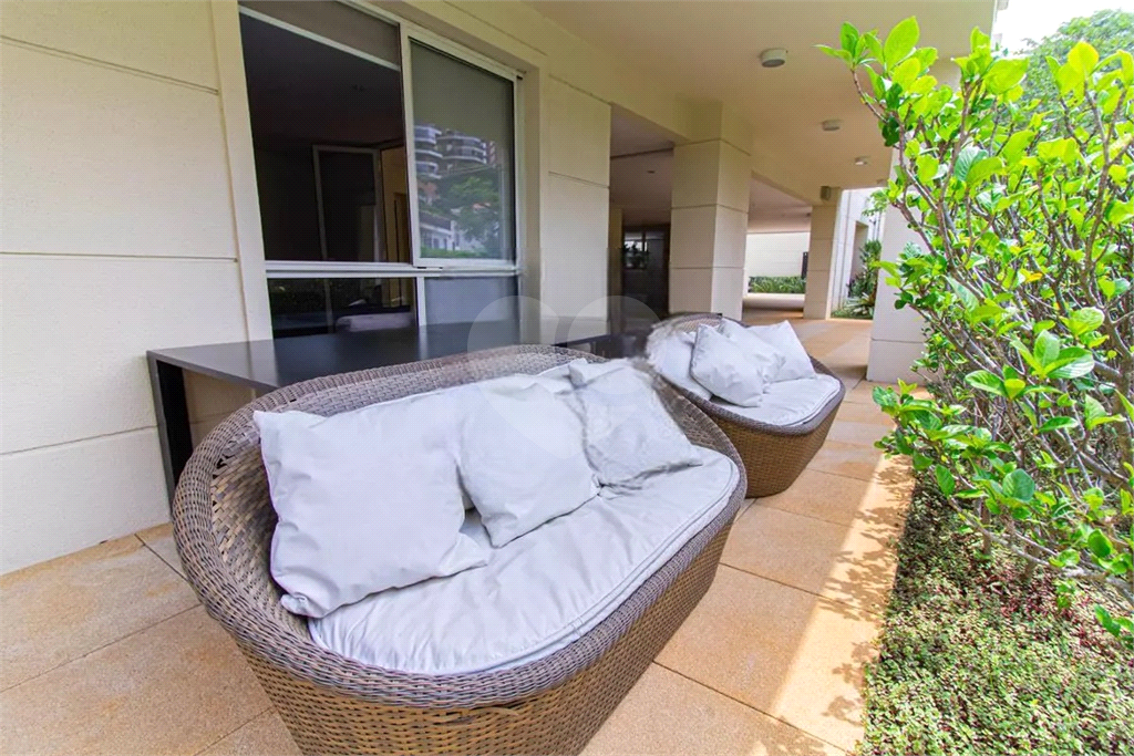 Apartamento Alto de Pinheiros 3 suites e 3 vagas de garagem 