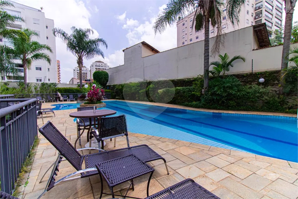 Apartamento Alto de Pinheiros 3 suites e 3 vagas de garagem 