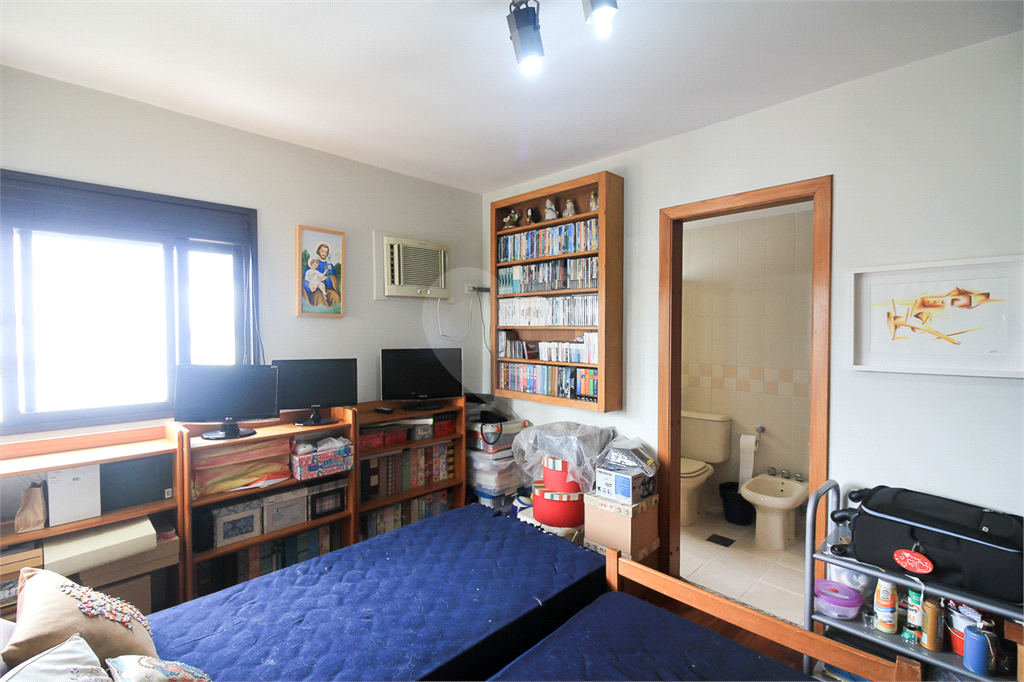 APARTAMENTO À VENDA COM 3 QUARTOS, NA VILA MADALENA.