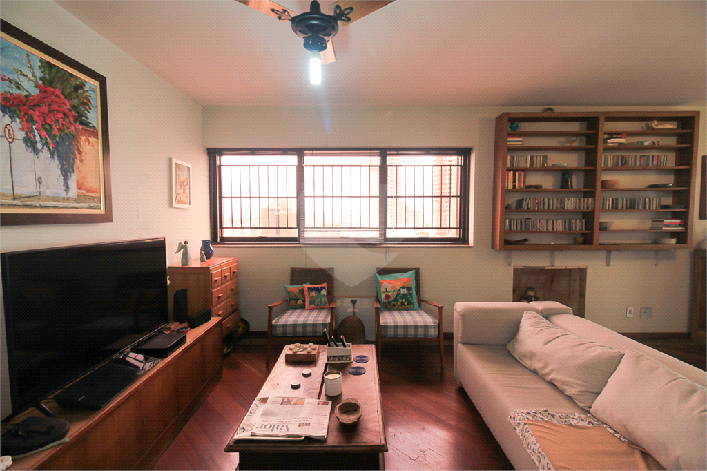 APARTAMENTO À VENDA COM 3 QUARTOS, NA VILA MADALENA.