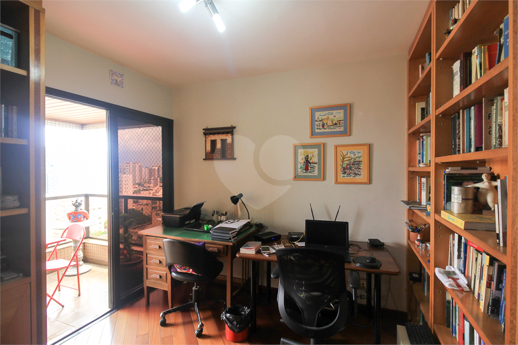 APARTAMENTO À VENDA COM 3 QUARTOS, NA VILA MADALENA.