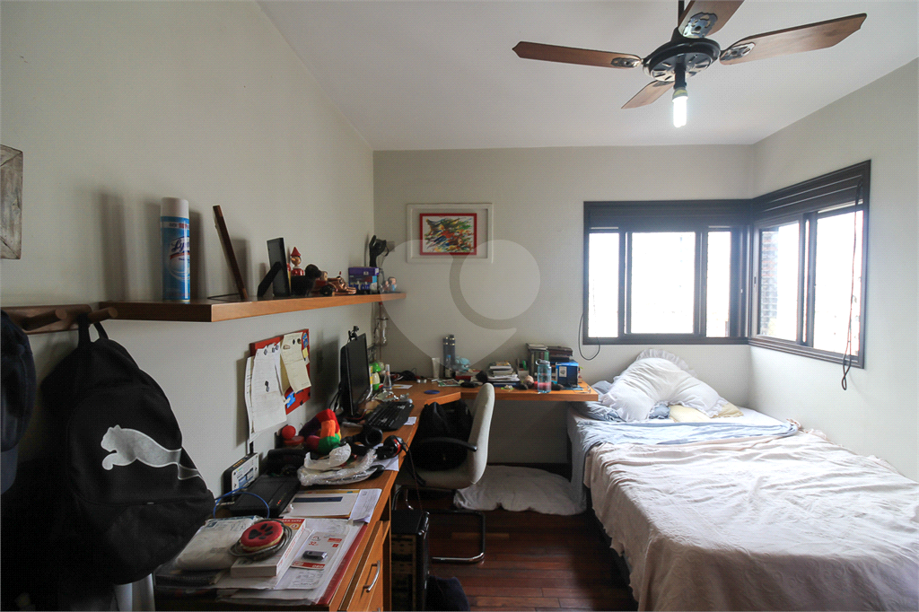 APARTAMENTO À VENDA COM 3 QUARTOS, NA VILA MADALENA.