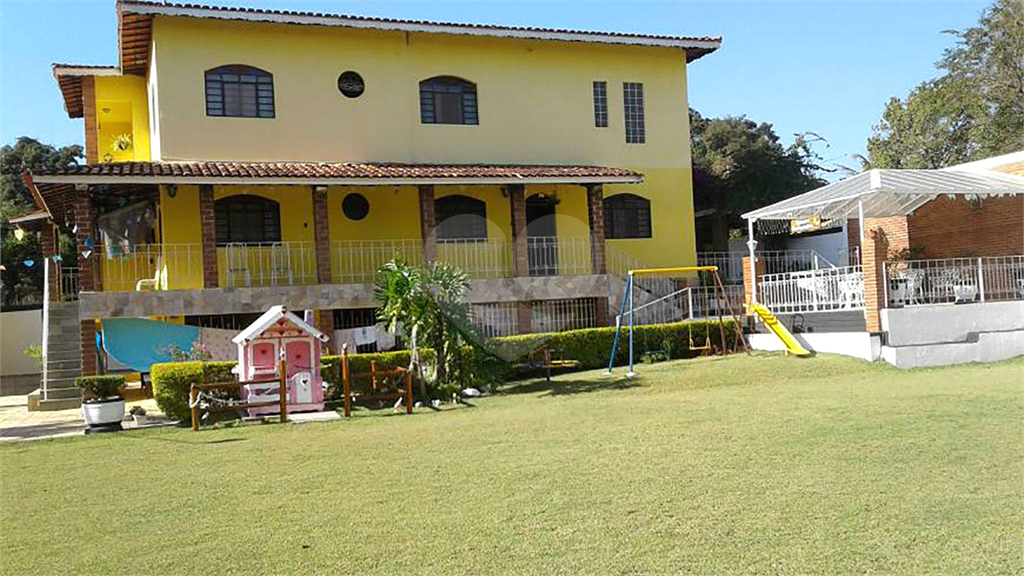 Fazenda à venda com 3 quartos, 800m² - Foto 1