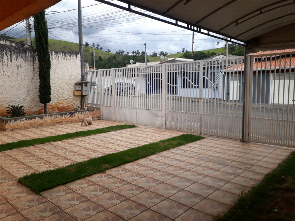 Casa à venda com 2 quartos, 100m² - Foto 3