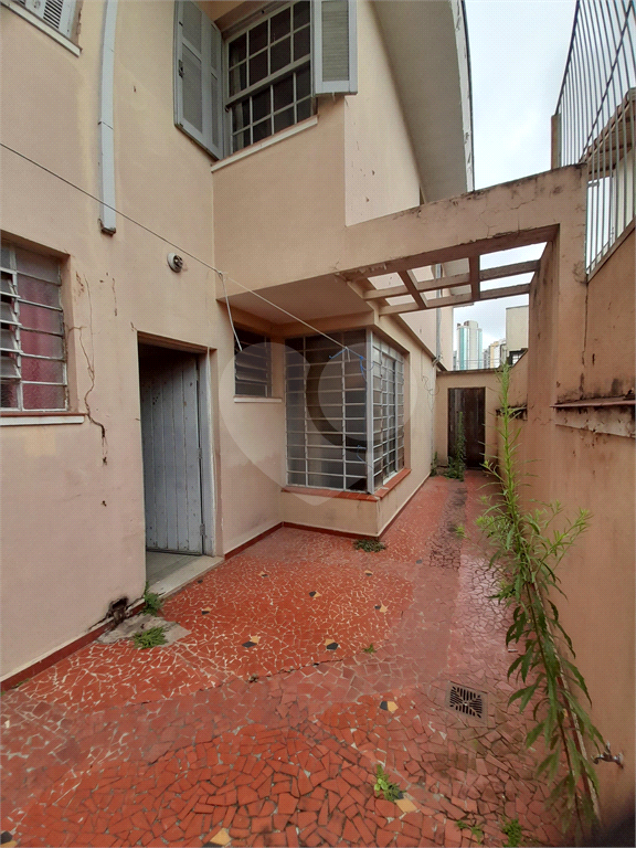 Sobrado - "IMÓVEL PARA REFORMA." - Residencial ou Comercial