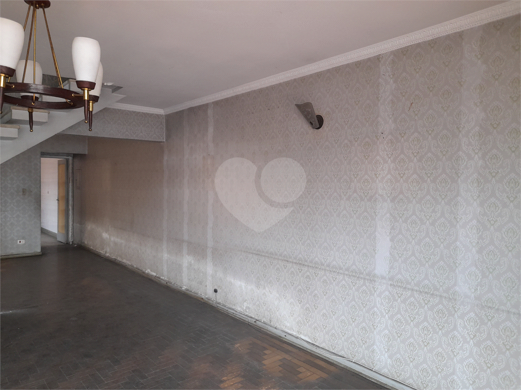 Sobrado - "IMÓVEL PARA REFORMA." - Residencial ou Comercial