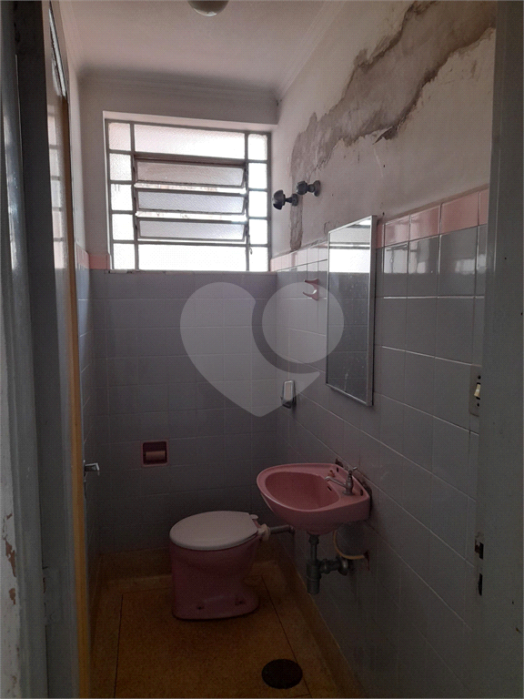 Sobrado - "IMÓVEL PARA REFORMA." - Residencial ou Comercial