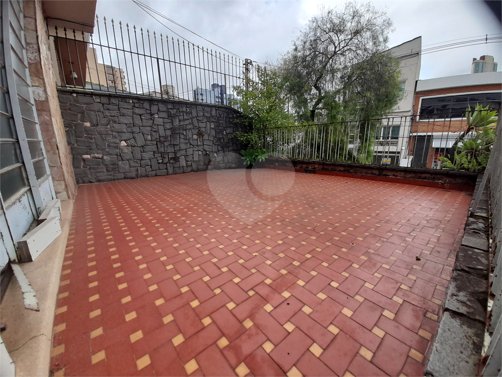 Sobrado - "IMÓVEL PARA REFORMA." - Residencial ou Comercial