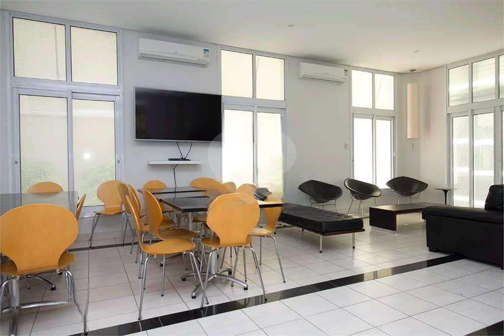 Apartamento Pompéia 3 dormitórios, sendo 1 suite e duas vagas de garagem 