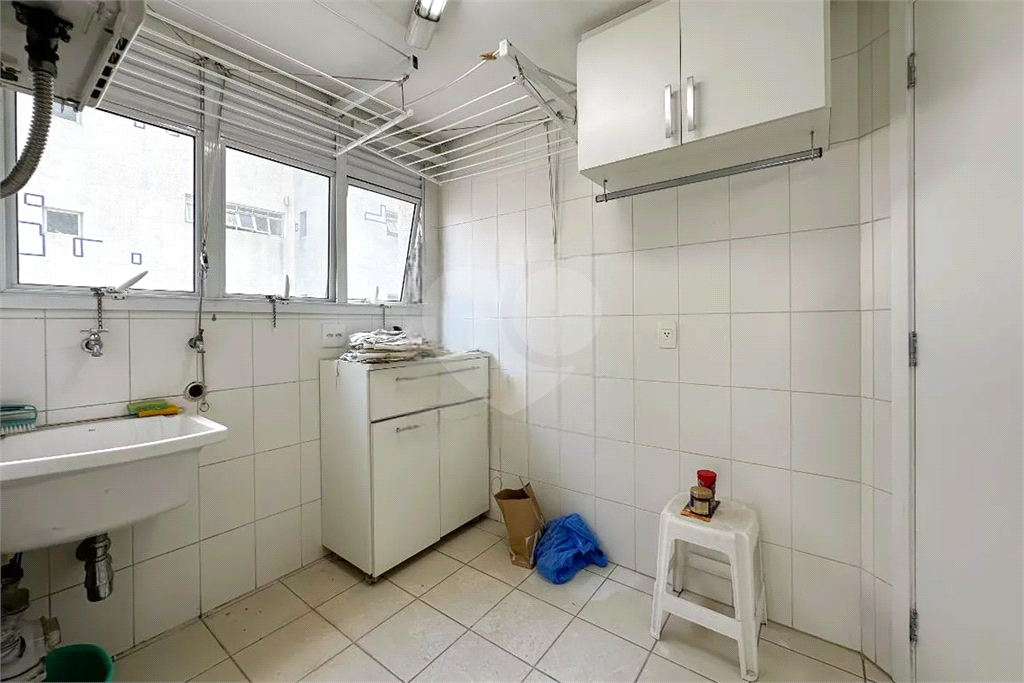 Apartamento Pompéia 3 dormitórios, sendo 1 suite e duas vagas de garagem 