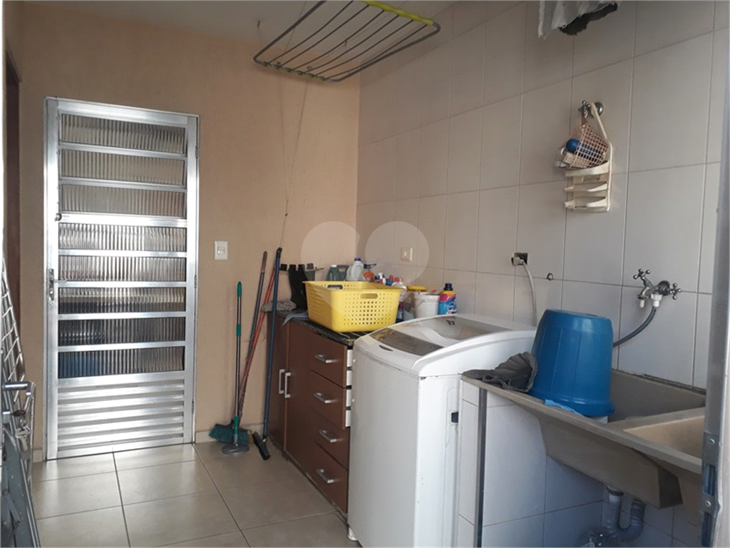 Sobrado à venda com 3 quartos, 300m² - Foto 24