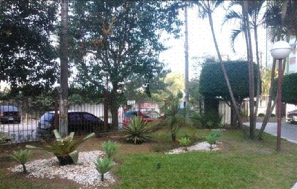 APARTAMENTO em PARQUE NOVO MUNDO