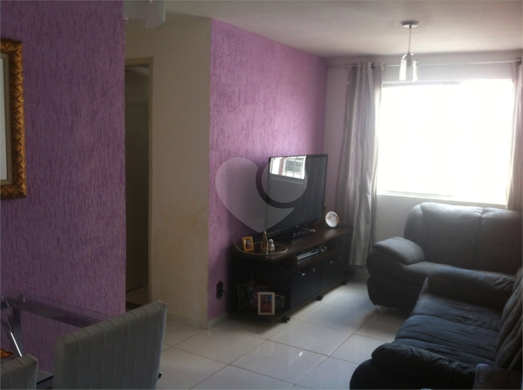 APARTAMENTO em PARQUE NOVO MUNDO