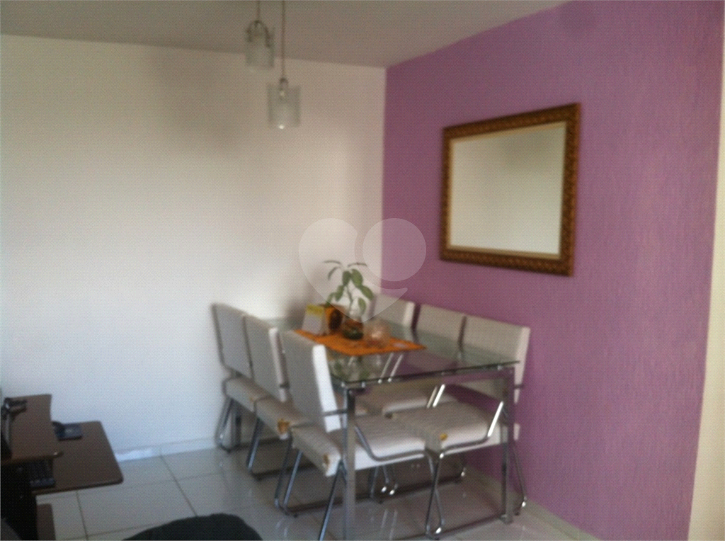 APARTAMENTO em PARQUE NOVO MUNDO