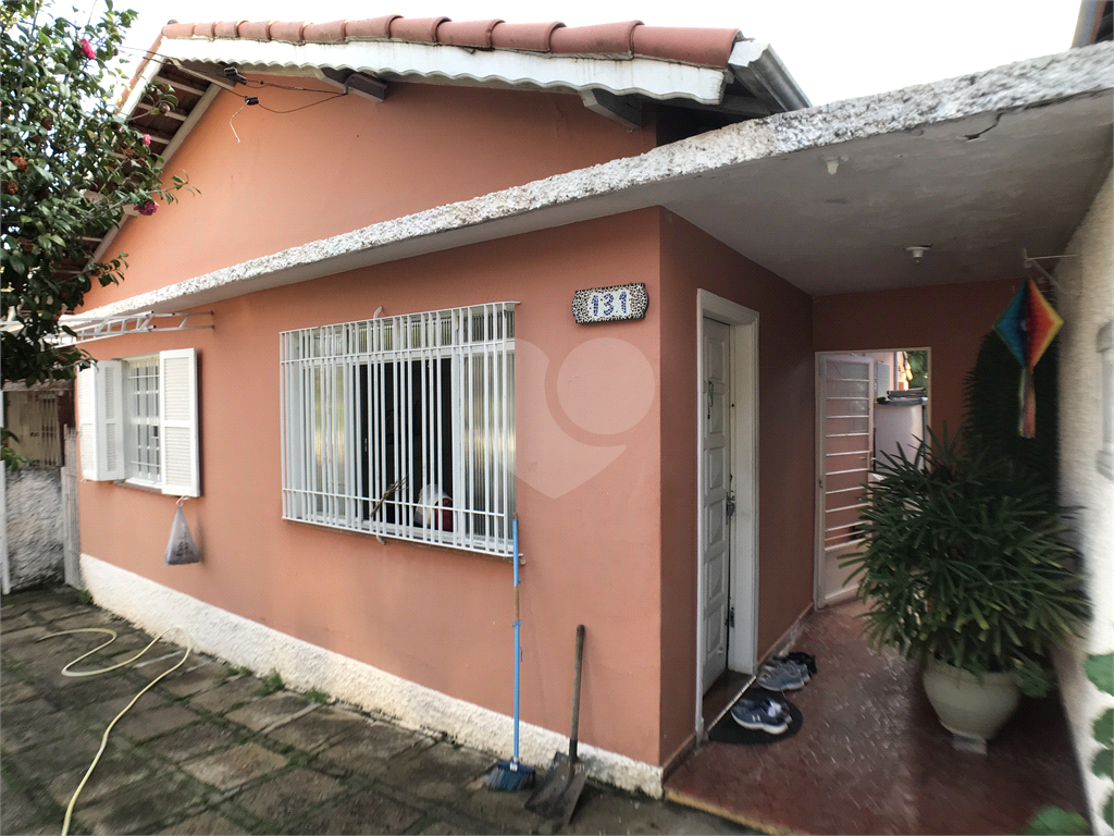 Vende-se: Terreno com Casa Térrea e Quintal Grande, no Horto Florestal!