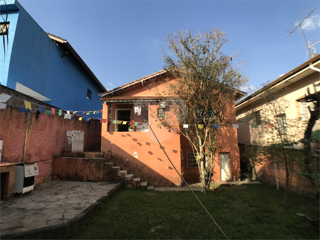 Vende-se: Terreno com Casa Térrea e Quintal Grande, no Horto Florestal!