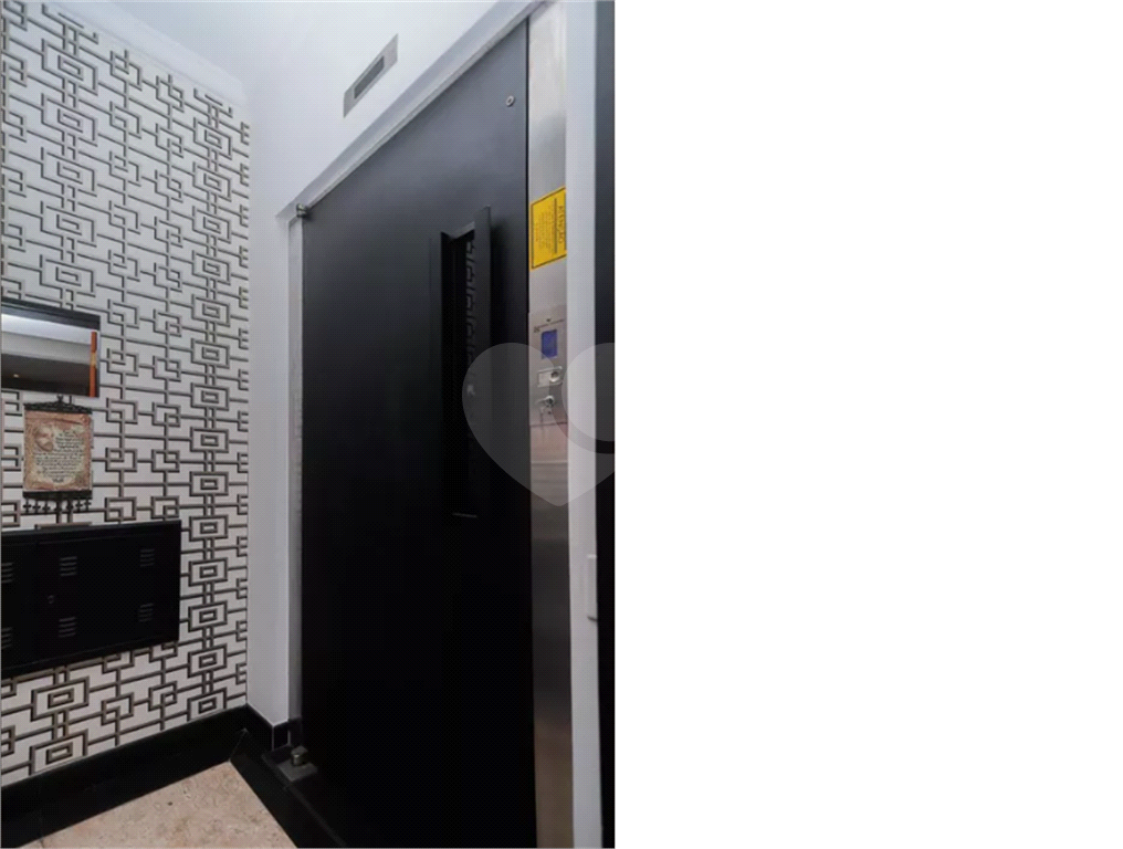 Apartamento com living para 2 ambientes, à venda em Perdizes.
