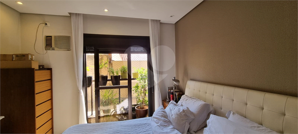 Apartamento com living para 2 ambientes, à venda em Perdizes.