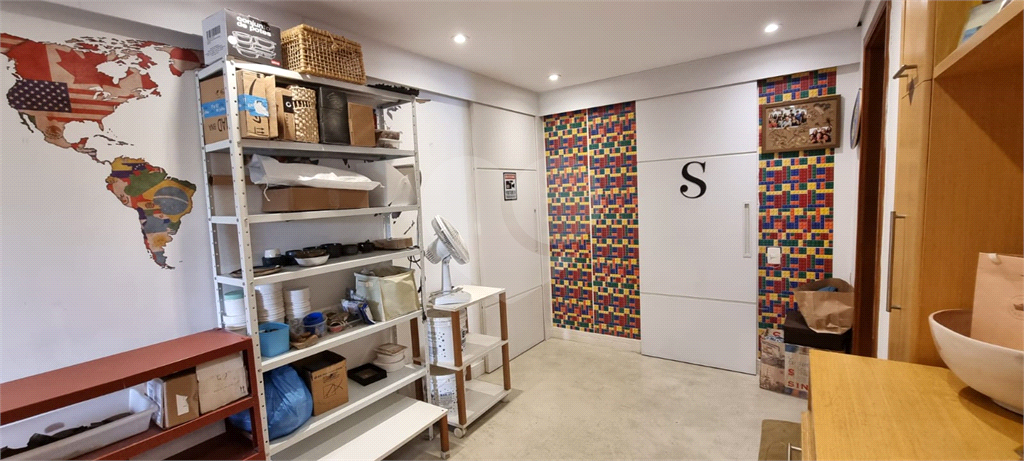 Apartamento com living para 2 ambientes, à venda em Perdizes.