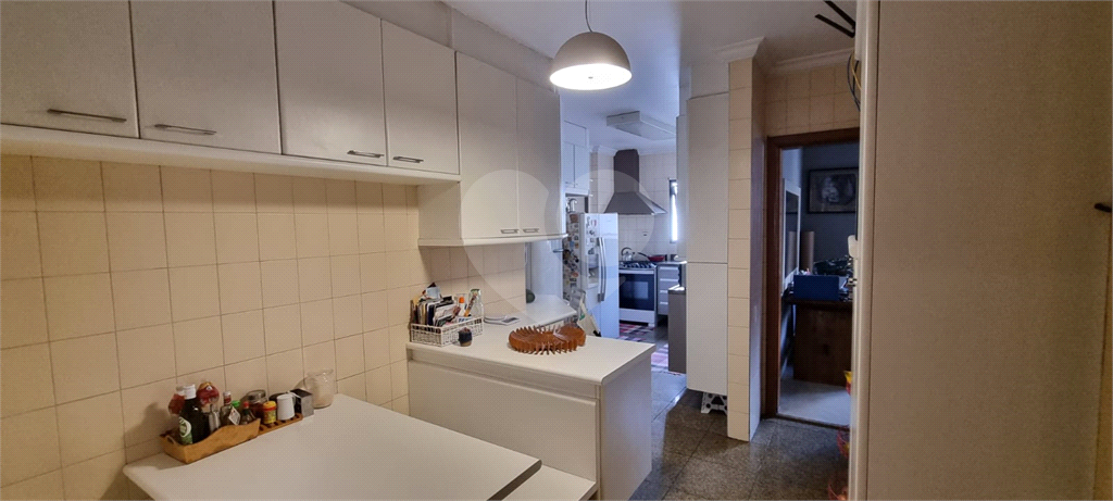 Apartamento com living para 2 ambientes, à venda em Perdizes.